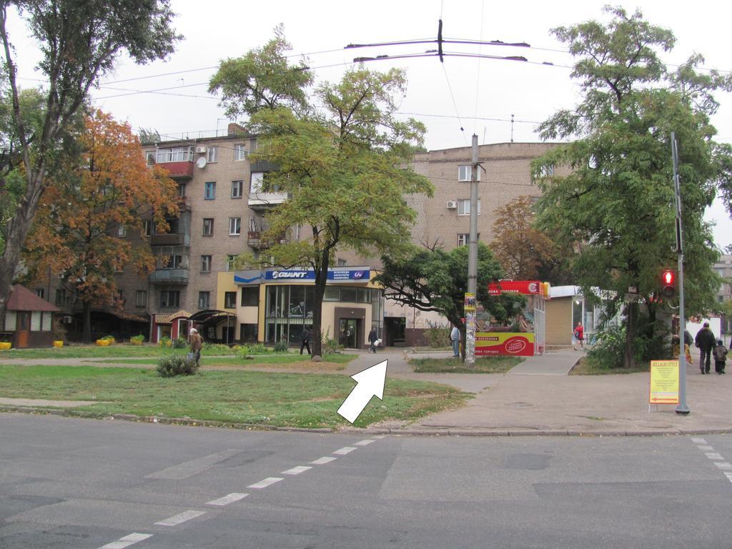 Apartment On Nezalezhnoy Ukrаiny Near Intourist Hotel Zaporizhia Exterior foto